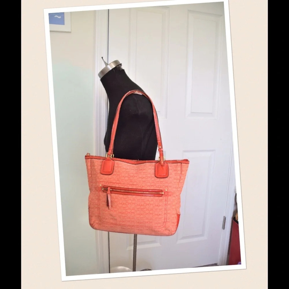 Coach signature logo tote bag